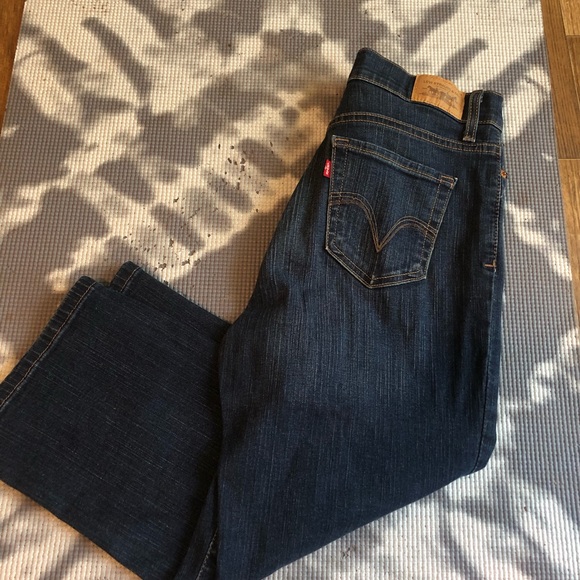 Levi’s perfectly slimming size 6 Capri - Picture 2 of 2